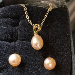 Elegant Gold Pearl Necklace Set